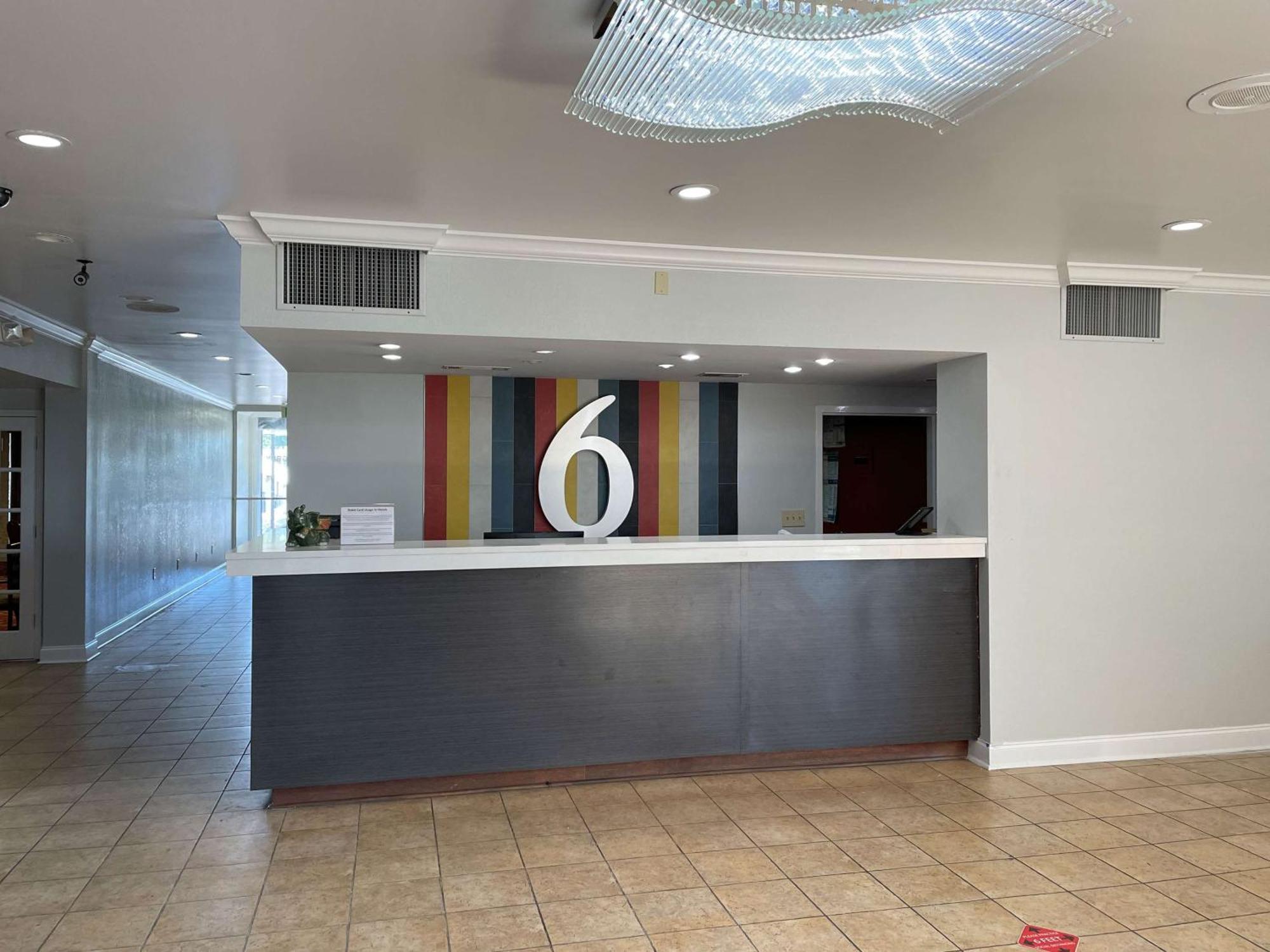 Motel 6 Opelika Al Exterior foto